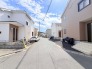 戸建てが立ち並ぶ静かな住宅街。四季折々の移り変わりを感じながら自然と楽しみ、暮らす、そんな毎日を日々の中で感じられる住環境
