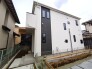 戸建てが立ち並ぶ静かな住宅街。四季折々の移り変わりを感じながら自然と楽しみ、暮らす、そんな毎日を日々の中で感じられる住環境
