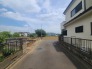 戸建てが立ち並ぶ静かな住宅街。四季折々の移り変わりを感じながら自然と楽しみ、暮らす、そんな毎日を日々の中で感じられる住環境
