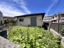 青く澄んだ空の下、緑豊かな広いお庭に囲まれた穏やかな住まい。静けさと心地よさが調和する、ゆとりに満ちた日々がここから始まります
