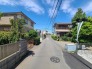 戸建てが立ち並ぶ静かな住宅街。四季折々の移り変わりを感じながら自然と楽しみ、暮らす、そんな毎日を日々の中で感じられる住環境
