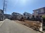戸建てが立ち並ぶ静かな住宅街。四季折々の移り変わりを感じながら自然と楽しみ、暮らす、そんな毎日を日々の中で感じられる住環境
