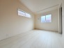 今からここを誰のお部屋にしようか、そんな洋室。大きさは6.0帖です。