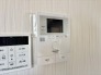 録画機能もあり、どのような人が何時に来訪されたのかが分かります。防犯上はもちろん、お届け物などの把握にも便利です。ライトが付いているので、夜間でも安心です。

