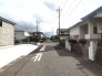 6m幅員の道路に面しておりお車の運転が苦手な方でも安心して出入りいただけます。
