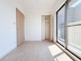衣類の整理整頓に嬉しいクローゼット付きのお部屋。お子様のお部屋としても便利です。
