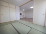 和室があるとやはりどこか心落ち着いてしまいます。客間としてもちょうど良い6帖。
