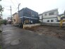戸建てが立ち並ぶ静かな住宅街。四季折々の移り変わりを感じながら自然と楽しみ、暮らす、そんな毎日を日々の中で感じられる住環境
