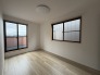 今からここを誰のお部屋にしようか、そんな洋室。大きさは6.0帖です。
