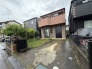 戸建てならではのお庭スペース。BBQやガーデニング、お子様のプールなど、、、、様々な楽しみ方ができるプライベート空間。ご家族皆さままで思いっきりお楽しみください。

五感で感じる、現地でしかわからない事も沢山ございます。周辺環境なども一緒にご案内いたしますのでお気軽にお問合せください。
