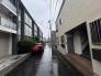 戸建てが立ち並ぶ静かな住宅街。四季折々の移り変わりを感じながら自然と楽しみ、暮らす、そんな毎日を日々の中で感じられる住環境
