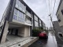 ペットも飼える最上階のマンションです。