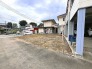 前面道路は、交通量が少なく静かな住環境です。
