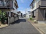 戸建てが立ち並ぶ静かな住宅街。四季折々の移り変わりを感じながら自然と楽しみ、暮らす、そんな毎日を日々の中で感じられる住環境
