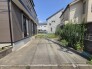 戸建てが立ち並ぶ静かな住宅街。四季折々の移り変わりを感じながら自然と楽しみ、暮らす、そんな毎日を日々の中で感じられる住環境
