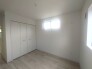 衣類の整理整頓に嬉しいクローゼット付きのお部屋。お子様のお部屋としても便利です。
