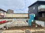 1階リビングは人気の対面キッチン16.35帖の広さです。
