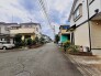 戸建てが立ち並ぶ静かな住宅街。四季折々の移り変わりを感じながら自然と楽しみ、暮らす、そんな毎日を日々の中で感じられる住環境
