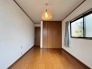 今からここを誰のお部屋にしようか、そんな洋室。大きさは6.5帖です。
