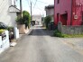 前面道路は通り抜けができないため、交通量が少なく静かな住環境です。
