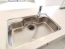 一杯の水も楽しめる浄水器があるシステムキッチン。
