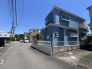 戸建てが立ち並ぶ静かな住宅街。四季折々の移り変わりを感じながら自然と楽しみ、暮らす、そんな毎日を日々の中で感じられる住環境
