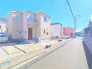 前面道路は周辺住民以外の交通が無く、安全で閑静な住環境が保たれやすい立地です。