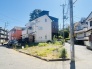 6m幅員の道路に面しておりお車の運転が苦手な方でも安心して出入りいただけます。
