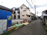 戸建てが立ち並ぶ静かな住宅街。四季折々の移り変わりを感じながら自然と楽しみ、暮らす、そんな毎日を日々の中で感じられる住環境
