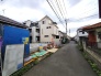 戸建てが立ち並ぶ静かな住宅街。四季折々の移り変わりを感じながら自然と楽しみ、暮らす、そんな毎日を日々の中で感じられる住環境
