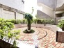 丁寧に整えられた植栽が、日々の暮らしに穏やかな安らぎと季節の移ろいを感じさせてくれます
