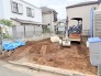戸建てが立ち並ぶ静かな住宅街。四季折々の移り変わりを感じながら自然と楽しみ、暮らす、そんな毎日を日々の中で感じられる住環境
