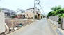 戸建てが立ち並ぶ静かな住宅街。四季折々の移り変わりを感じながら自然と楽しみ、暮らす、そんな毎日を日々の中で感じられる住環境
