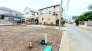戸建てが立ち並ぶ静かな住宅街。四季折々の移り変わりを感じながら自然と楽しみ、暮らす、そんな毎日を日々の中で感じられる住環境
