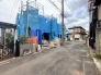 静かな街並みに馴染む落ち着いた立地。これからの日々を想像させる、前向きな空気が漂います
