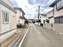 戸建てが立ち並ぶ静かな住宅街。四季折々の移り変わりを感じながら自然と楽しみ、暮らす、そんな毎日を日々の中で感じられる住環境
