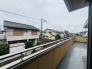 広めのバルコニーは風通しも良くお洗濯物もしっかりと干すことができます！
