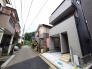 前面道路は通り抜けができないため、交通量が少なく静かな住環境です。
