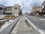 6m幅員の道路に面しておりお車の運転が苦手な方でも安心して出入りいただけます。
