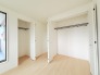 広々収納で、仕事着、普段着をまとめて収納できます。
