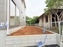 戸建てならではのお庭スペース。BBQやガーデニング、お子様のプールなど、、、、様々な楽しみ方ができるプライベート空間。ご家族皆さままで思いっきりお楽しみください。
