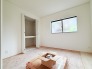 和室があるとやはりどこか心落ち着いてしまいます。客間としてもちょうど良い約5.2帖。
