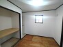 和室があるとやはりどこか心落ち着いてしまいます。客間としてもちょうど良い5帖。
