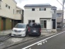 戸建てが立ち並ぶ静かな住宅街。四季折々の移り変わりを感じながら自然と楽しみ、暮らす、そんな毎日を日々の中で感じられる住環境

