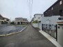 戸建てが立ち並ぶ静かな住宅街。四季折々の移り変わりを感じながら自然と楽しみ、暮らす、そんな毎日を日々の中で感じられる住環境

