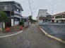 戸建てが立ち並ぶ静かな住宅街。四季折々の移り変わりを感じながら自然と楽しみ、暮らす、そんな毎日を日々の中で感じられる住環境

