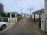 戸建てが立ち並ぶ静かな住宅街。四季折々の移り変わりを感じながら自然と楽しみ、暮らす、そんな毎日を日々の中で感じられる住環境
