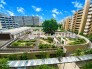 ガーデンズスクエア（屋上庭園）を備えた緑豊かな住環境のマンションです。 50m