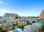 隣接地には高い建物が無く、開放的な眺望が味わえます！