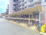 敷地内に屋根付きの駐輪場あり。